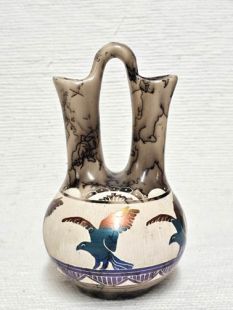 Native American Navajo Fine Etched Horsehair Wedding Vase with Eagles
