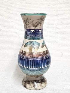 Native American Navajo Made Ceramic Fine Etched Horsehair Vase with Bears