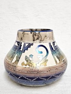 Native American Navajo Fine Etched Horsehair Pot with Lizard
