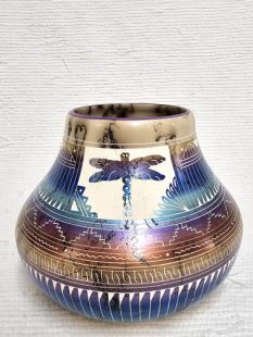 Native American Navajo Made Ceramic Fine Etched Horsehair Pot with Dragonfly