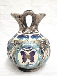 Native American Navajo Fine Etched Horsehair Wedding Vase with Four Corners