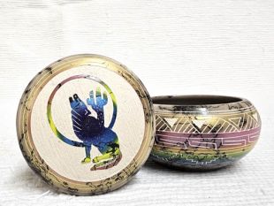 Native American Navajo Made Ceramic Fine Etched Horsehair Small Jewelry Box with Howling Coyote