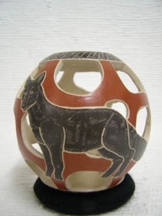 Mata Ortiz Handbuilt and Handpainted Pot with Foxes