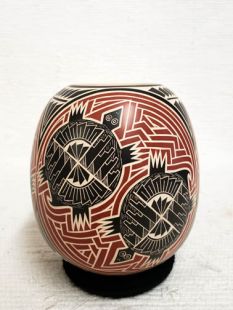 Mata Ortiz Handbuilt and Handetched Pot with Turtles