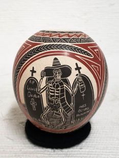 Mata Ortiz Handbuilt and Handetched Day of the Dead Pot