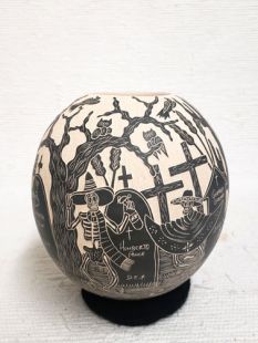 Mata Ortiz Handbuilt and Handetched Day of the Dead Pot