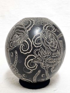 Mata Ortiz Handbuilt and Handpainted Pot with Fish