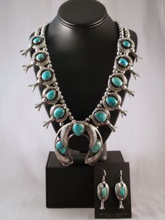 Vintage Native American Navajo Made Squash Blossom Necklace and Earrings
