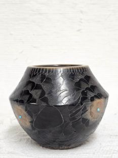 Native American Santa Clara Handbuilt and Handetched Pot