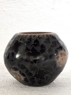Native American Santa Clara Handbuilt and Handetched Pot