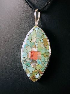 Native American Santo Domingo Made Turquoise and Spiny Oyster Pendant on Shell
