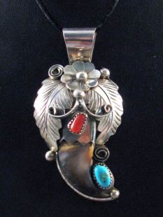 Native American Navajo Made Bear Claw Pendant