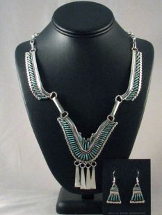Native American Navajo Made Necklace and Earrings with Turquoise 