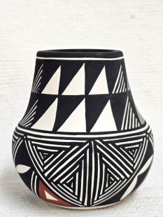 Native American Acoma Handpainted Pot