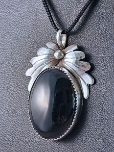Native American Navajo Made Onyx Pendant--Vintage