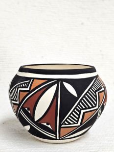 Native American Acoma Handpainted Pot