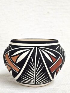 Native American Acoma Handpainted Pot