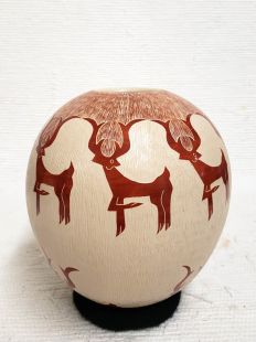 Mata Ortiz Handbuilt and Handetched Pot with Deer