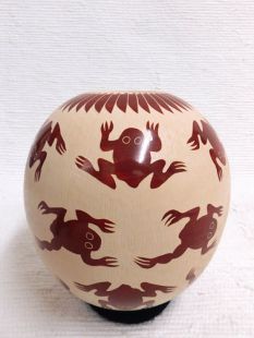 Mata Ortiz Handbuilt and Handetched Pot with Frogs