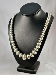 Vintage Native American Navajo Made Navajo Pearls Necklace