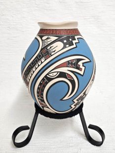 Mata Ortiz Handbuilt Handpainted and Carved Pot