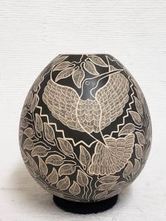 Mata Ortiz Handbuilt and Handetched Pot with Hummingbirds and Flowers