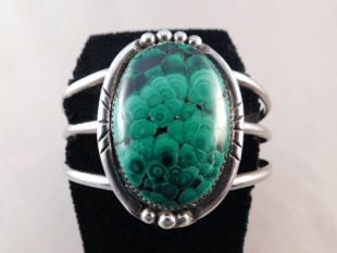 Vintage Native American Navajo Made Cuff Bracelet with Malachite