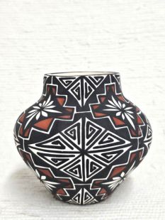 Native American Acoma Handpainted Pot