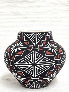Native American Acoma Handpainted Pot