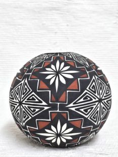 Native American Acoma Handpainted Ball Pot