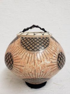 Mata Ortiz Handbuilt and Handpainted Pot