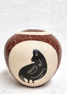 Mata Ortiz Handbuilt and Handetched Pot with Quail and Lizards