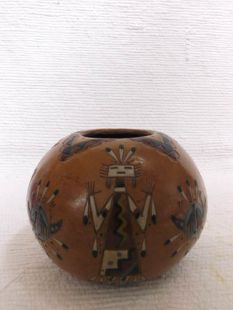 Native American Navajo Handbuilt Pitch Pot