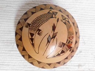 Native American Hopi Handbuilt and Handpainted Seed Pot with Lizard