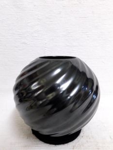 Mata Ortiz Handbuilt Pot