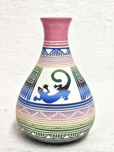 Native American Navajo White Clay Vase with Lizard