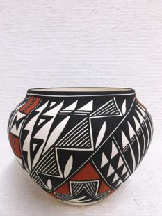 Native American Acoma Handpainted Pot