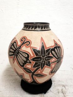 Mata Ortiz Handbuilt and Handetched Pot with Butterflies