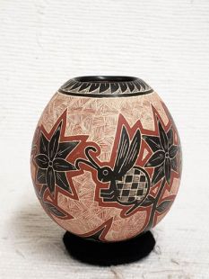 Mata Ortiz Handbuilt and Handetched Pot with Bees and Flowers