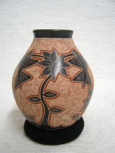 Mata Ortiz Handbuilt and Handetched Pot with Hummingbirds