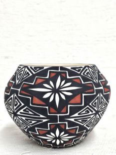 Native American Acoma Handpainted Pot