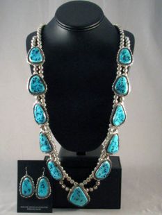 Native American Navajo Made Necklace and Earrings Set with Turquoise