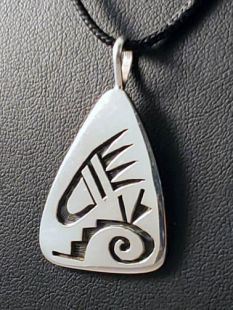 Native American Hopi Made Bear Paw Pendant