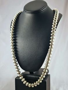 Native American Navajo Made Navajo Pearls Necklace--Vintage