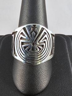 Native American Hopi Made Overlay Ring with Man in the Maze
