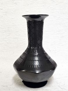 Mata Ortiz Handbuilt and Handpainted Vase