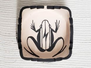 Native American Acoma Handbuilt and Handpainted Spirit Bowl with Frog