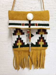 Native American Sioux/Ojibwe Made Beaded Medicine Bag
