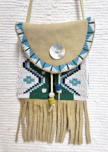 Native American Sioux/Ojibwe Made Beaded Medicine Bag