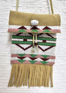 Native American Sioux/Ojibwe Made Beaded Medicine Bag